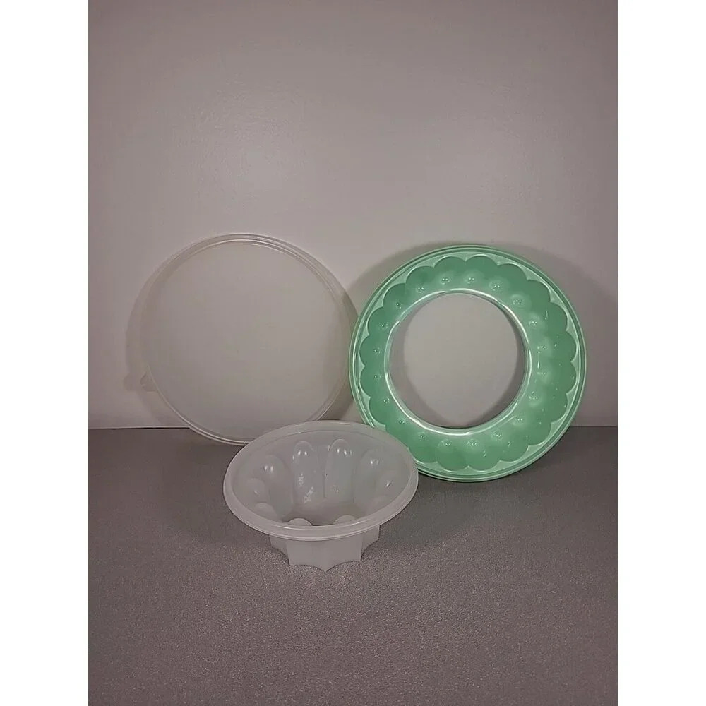 Tupperware 3 Pc Mint Green Jel-Ring Jello Gelatin Mold with Lid 6 cup